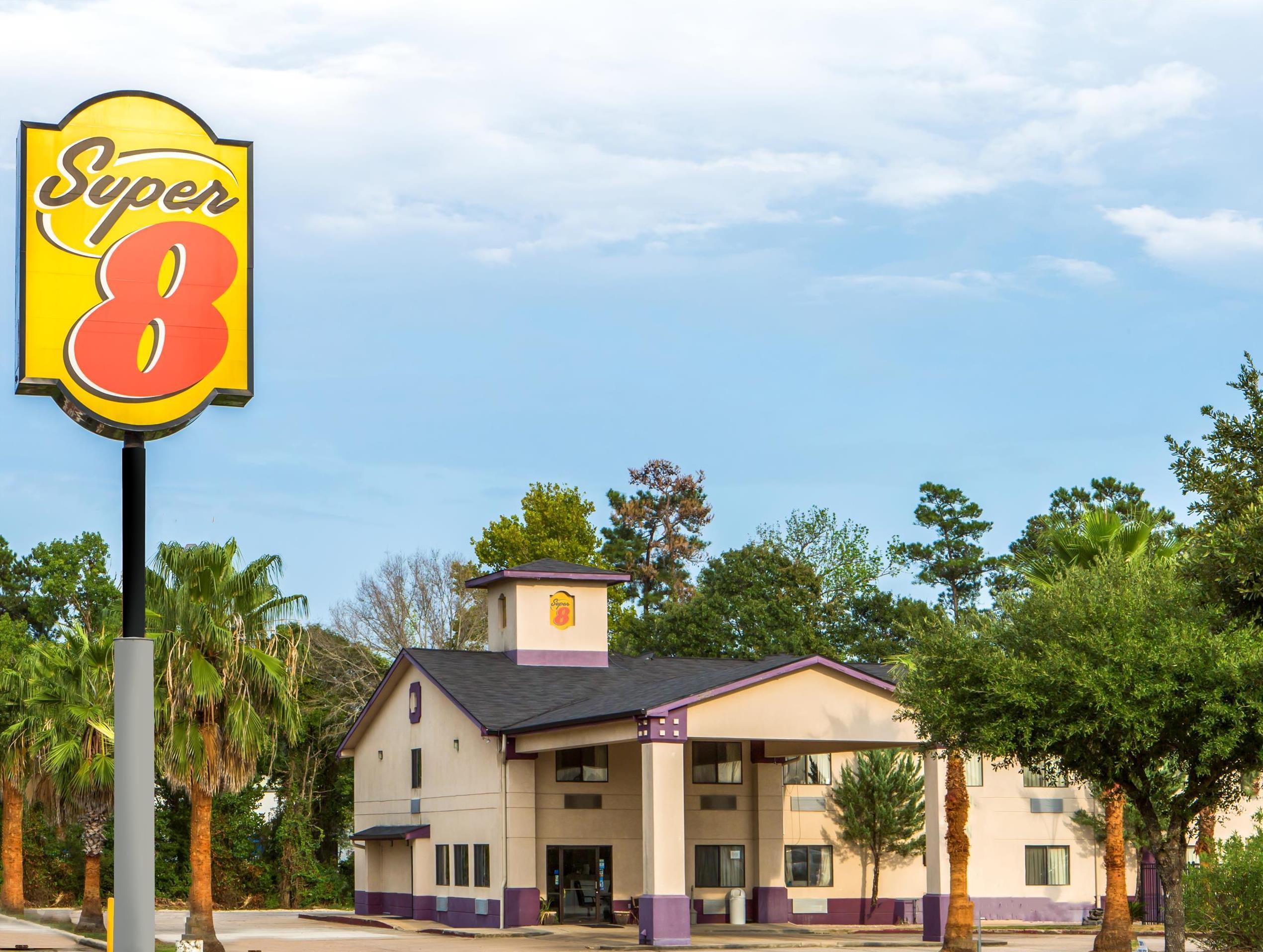 Super 8 By Wyndham Cleveland Tx Otel Dış mekan fotoğraf